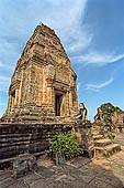 Angkor - Eastern Mebon - towers of the  central platform representing the peaks of Mount Meru